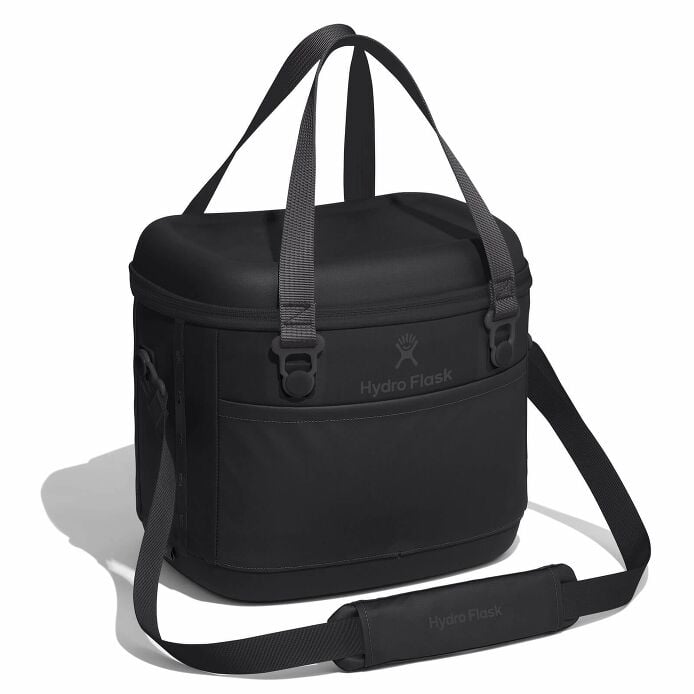 game-day-bundle-o2 12pco001-carryout-cooler-15l-black-angled_1_1.jpg