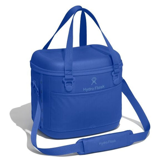 carryouttm-soft-cooler-15-l-z8 12pco382_carryout_cooler_15l_capri_blue_angled_1.jpg