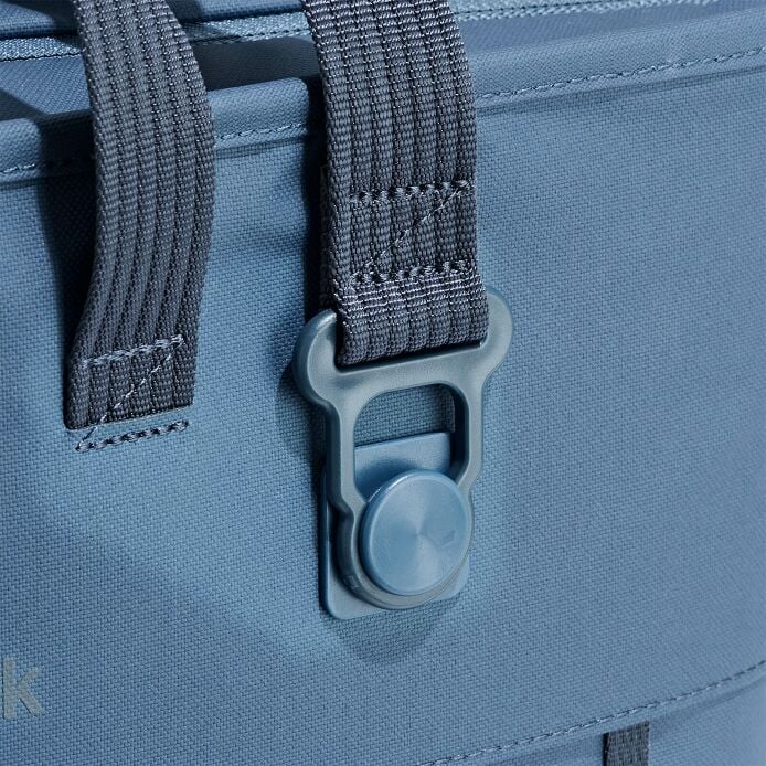 carryouttm-soft-cooler-tote-20-l-q3 250815_hydro_cooler_details_14838_2_4.jpg