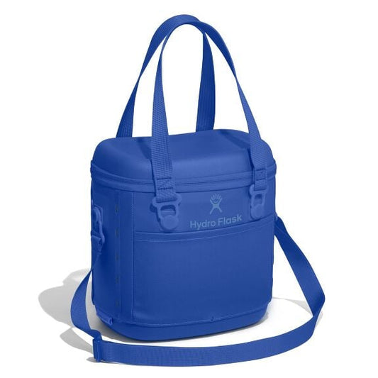 carryouttm-soft-cooler-10-l-e4 6pco382_carryout_cooler_10l_capri_blue_angled_1.jpg
