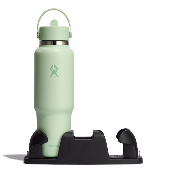 40-oz-travel-bottle-with-flex-straw-cap-j1 aloe-travel-bottle-in-cuplholder_3_3_1.jpg