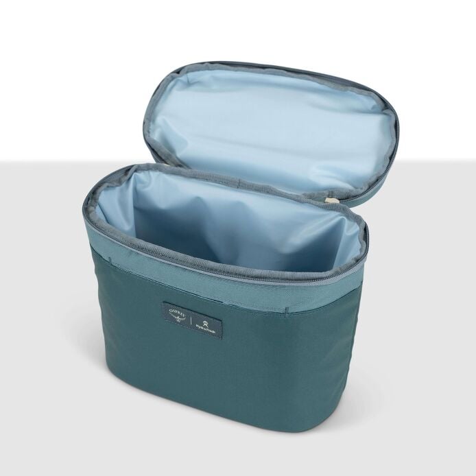 osprey-axis-x-hydro-flask-campus-essentials-bundle-b0 axisxhydroflask_s26_detail2_cascadeblue_10007249_1.jpg