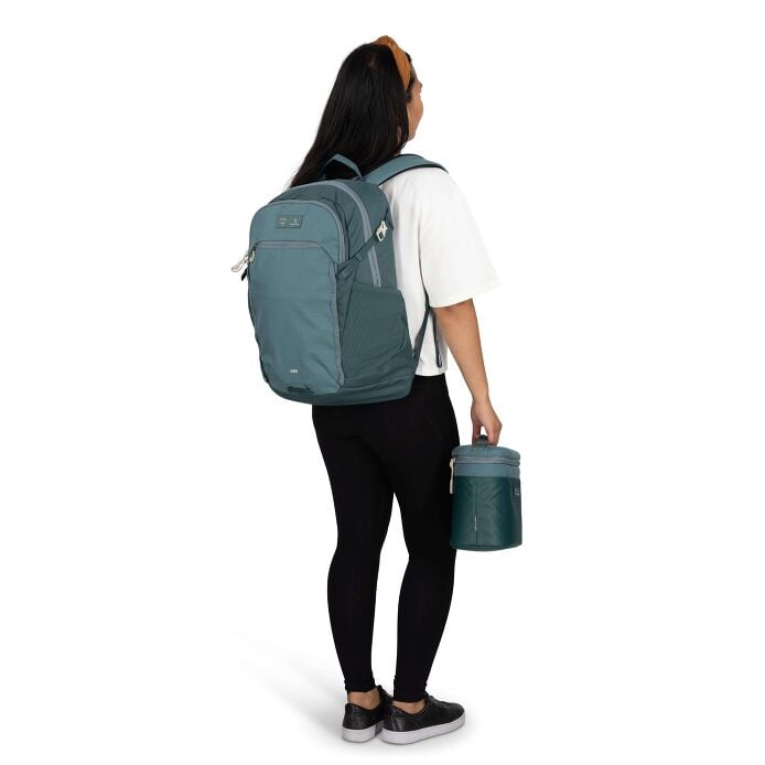 osprey-axis-x-hydro-flask-campus-essentials-bundle-b0 axisxhydroflask_s26_onbody2_cascadeblue_10007249_2.jpg