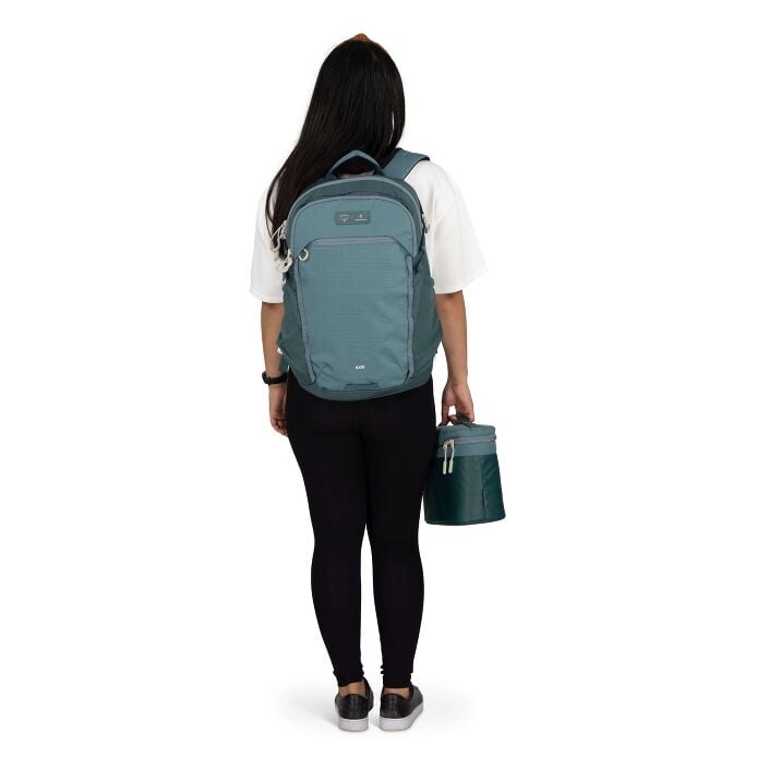 osprey-axis-x-hydro-flask-campus-essentials-bundle-b0 axisxhydroflask_s26_onbody3_cascadeblue_10007249_2.jpg