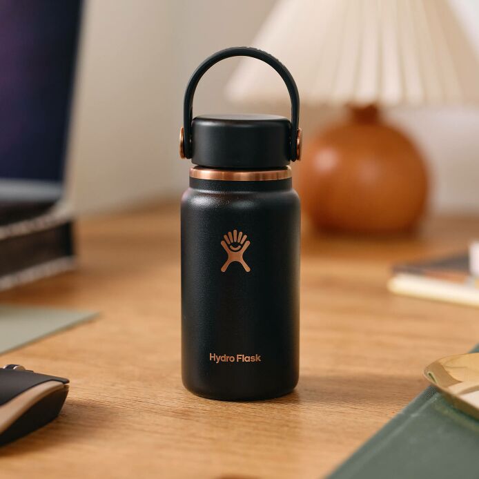 arc-collection-micro-hydro-200-ml-b1 black_-_lifestyle_1.jpeg
