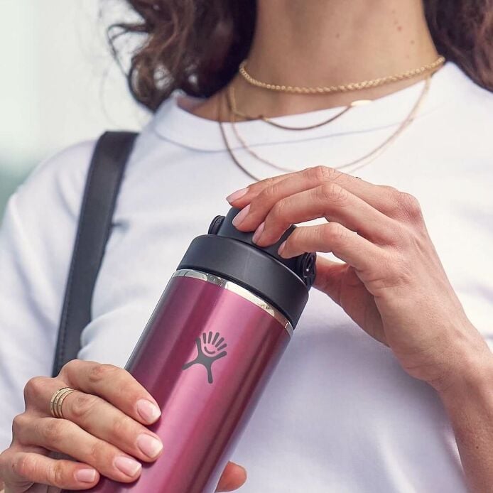 24-oz-lightweight-chug-cap-bottle-j0 hf_s26_lightweight_mcinnis_5123_1_1.jpg