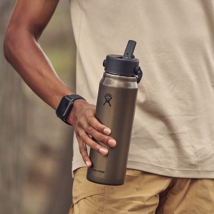 32-oz-lightweight-flex-straw-bottle-h0 hf_s26_lightweight_mcinnis_6345_2_3.jpg