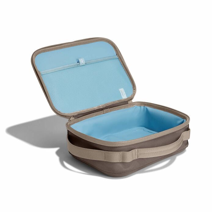 5-l-carry-outtm-lunch-box-b0 lbox217_5lcarryoutlunchbox_sandpiper_angled.jpg