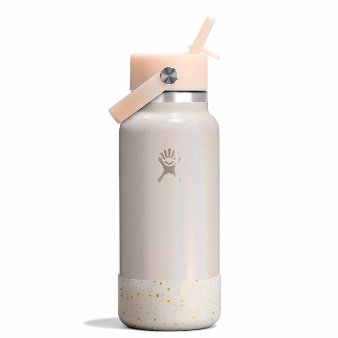 medium-boot-t4 le-f25w32-g-32-oz-wide-flex-straw-cap-glimmer-cream-straight-withboot_1_1_1.jpg