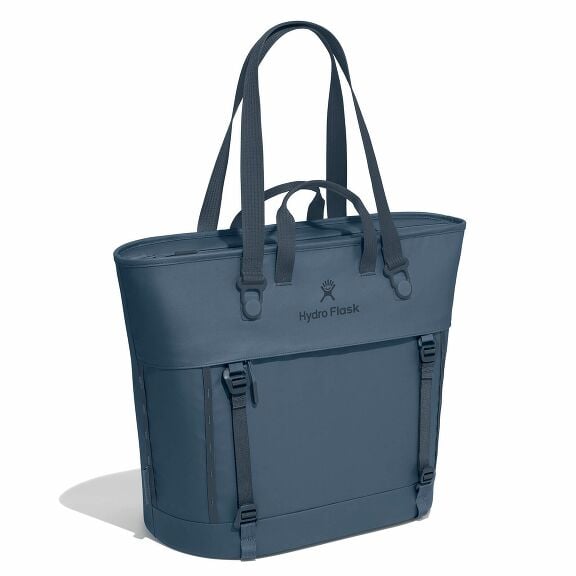 carryouttm-soft-cooler-tote-30-l-x0 maxiit384-carryout-tote-30l-harbor-blue-angled_1_1.jpg