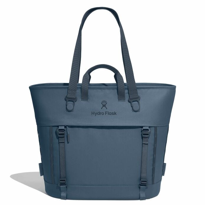 carryouttm-soft-cooler-tote-30-l-x0 maxiit384-carryout-tote-30l-harbor-blue-straight.jpg